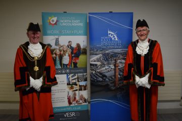 Mayor, Councillor David Hasthorpe (left), and Deputy Mayor, Councillor Steve Beasant (right) pose for a photo