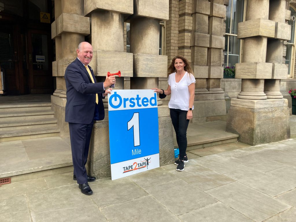 The Mayor and Nicola Pattison from Tape2Tape prepare for for the Grimsby 10k.