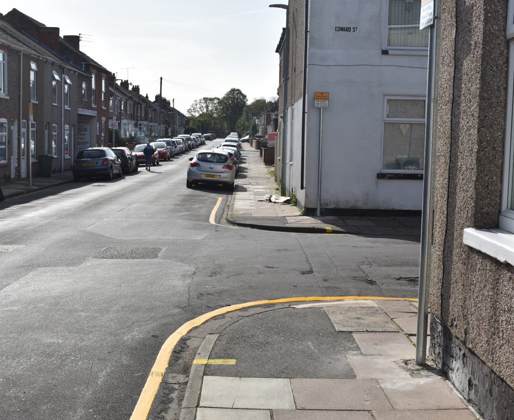 Edward Street single yellow lanes