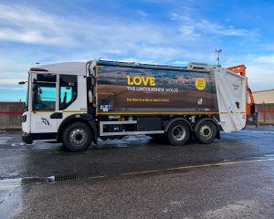 New recycling lorry with Love the Lincolnshire Wolds artwork.