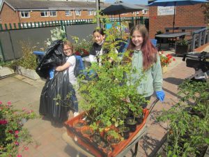 Green Influencers Scarlett Cherry, Evie Rose and Mollie Kelson.