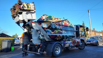 Food waste collection vehicle