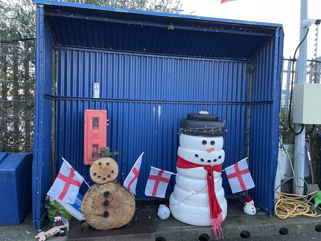 Snowmen with England flags