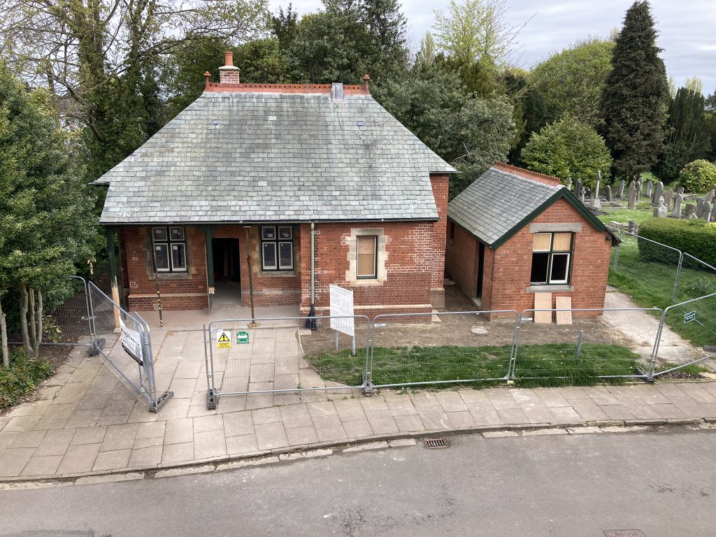 Former waiting rooms and toilet block
