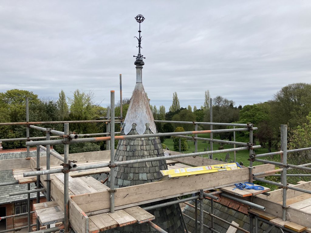 Weather vane on Gatekeepers Lodge