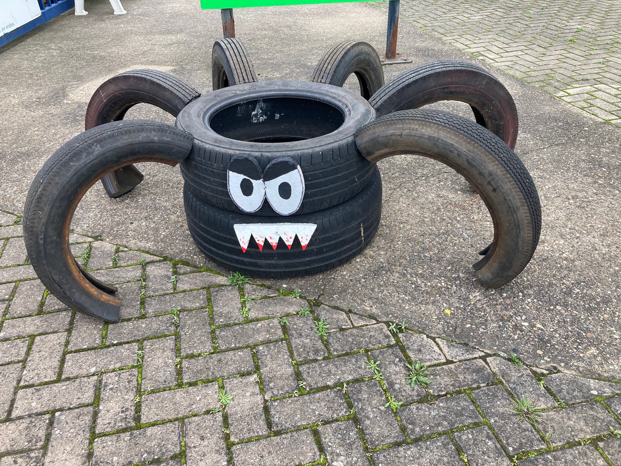 Tarantula made of tyres