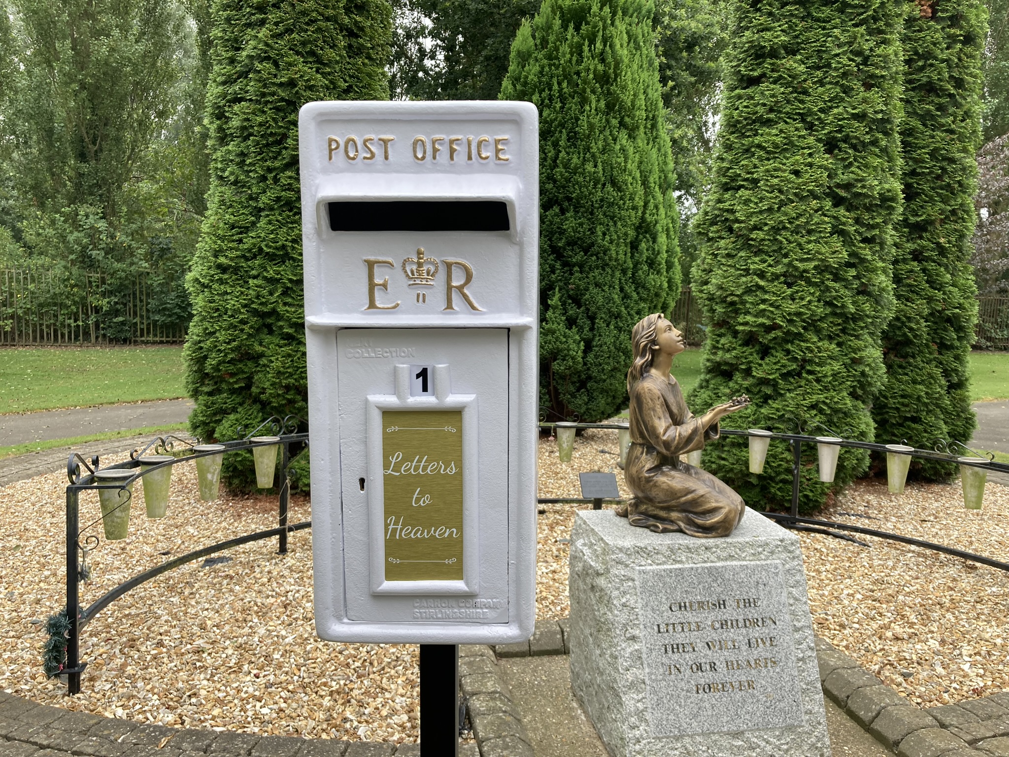 Kind-hearted family donate special post box to help those who have lost ...