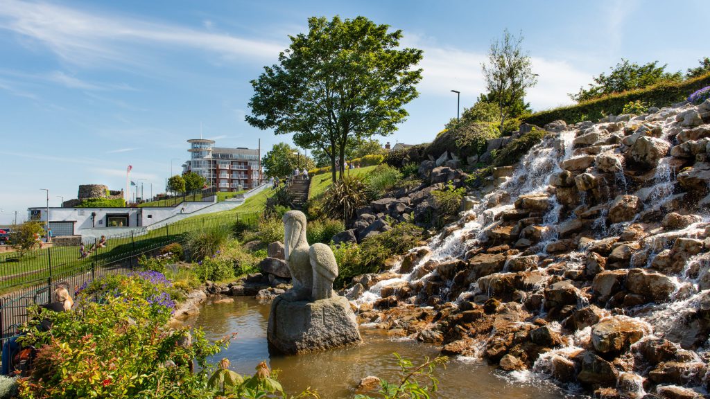 Bird statue and rocks at Sea Front Gardens