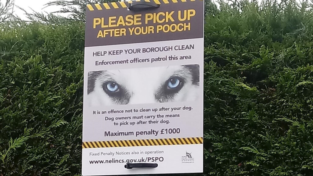 Dog fouling sign in Scartho
