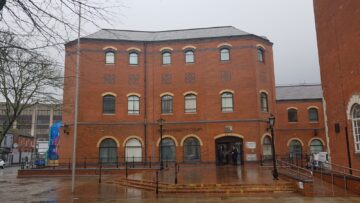 A picture outside Grimsby Crown Court