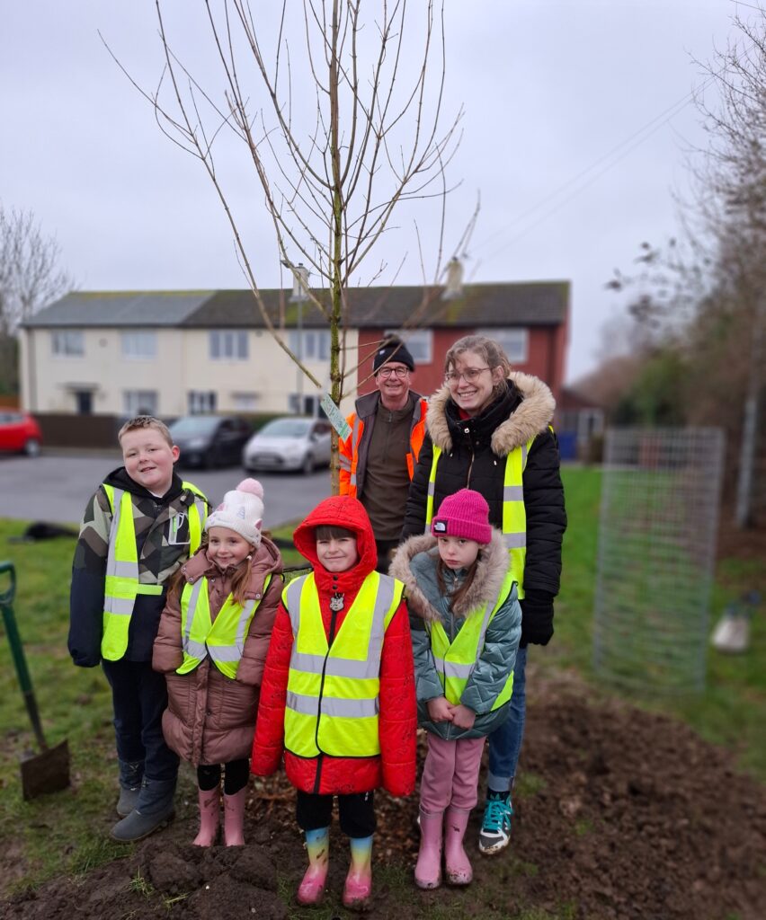 Children tree planting