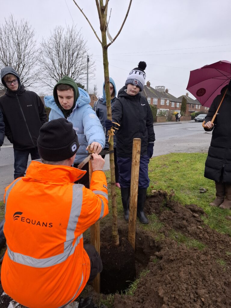 Children tree planting