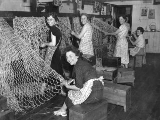 Net braiders at work