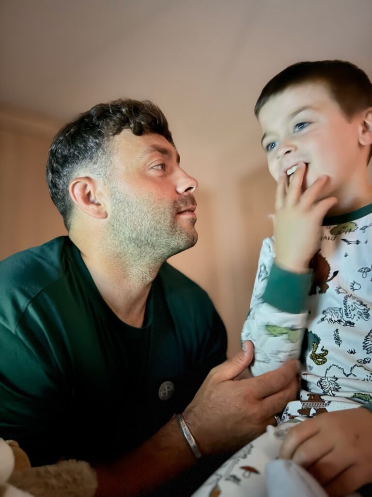 “I couldn’t cope with my son not talking”. Proud Grimsby dad makes remarkable progress using Makaton